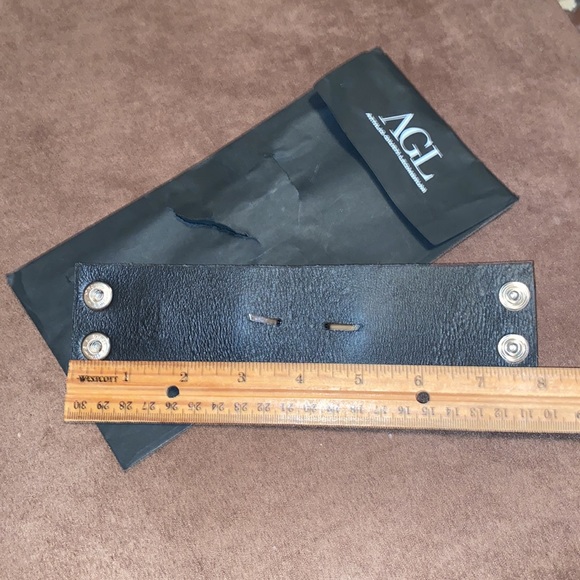 AGL Leather Bracelet with metal bow - Picture 17 of 17